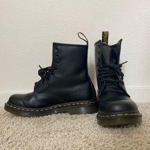 1460 W 8- eye Black Doc Martens Size 7